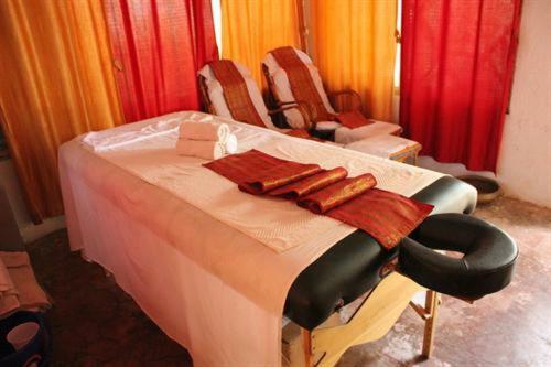 Deluxe AC Stay - Karpe\\\'s Wadi Agrotel-#abp12
