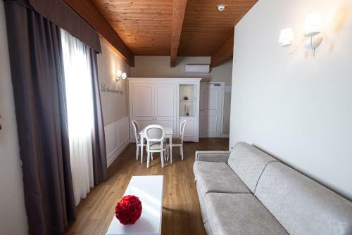 Suites & Apartments Liola'