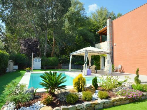 Beautiful Villa In Lucca With Swimming Pool
