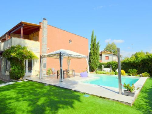 Beautiful Villa In Lucca With Swimming Pool