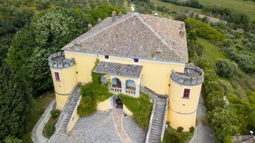 Agroturismo Castello Di Serragiumenta