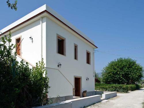 Modern Villa In Patti With Terrace