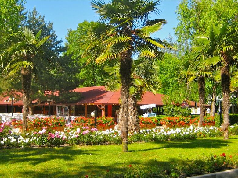 Isamar Holiday Village