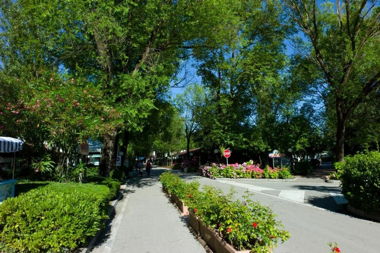 Isamar Holiday Village
