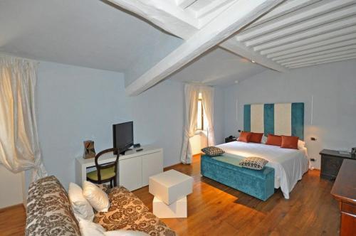 Gubbio Villa Sleeps 20 Pool Air Con Wifi
