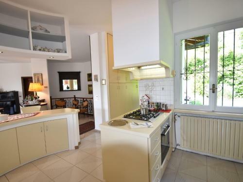 Elegant Villa In Meina With Private Garden
