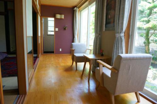 Atelier Bee's Knees Bed & Breakfast