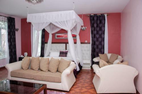 Hotel Karen Inn & Suites