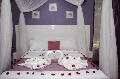 Hotel Karen Inn & Suites