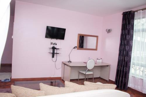 Hotel Karen Inn & Suites