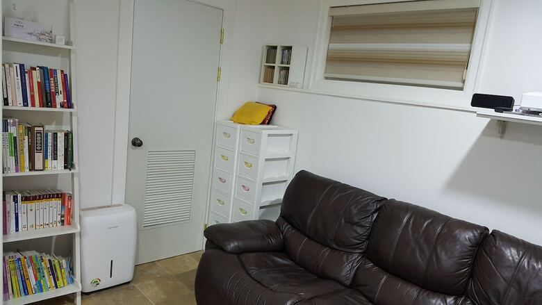 Hostal All In One Guesthouse