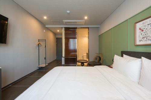 Brown-dot Hotel Guseo
