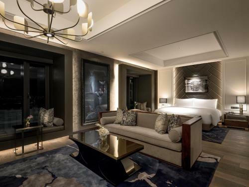 Hotel Art Paradiso, Paradise City