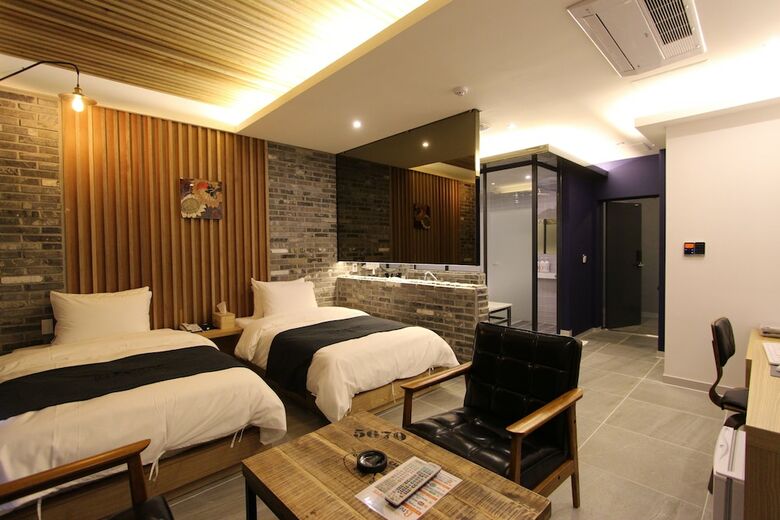 Instar Tourist Hotel