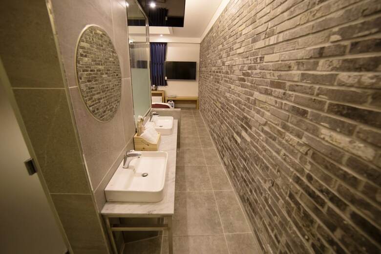 Instar Tourist Hotel