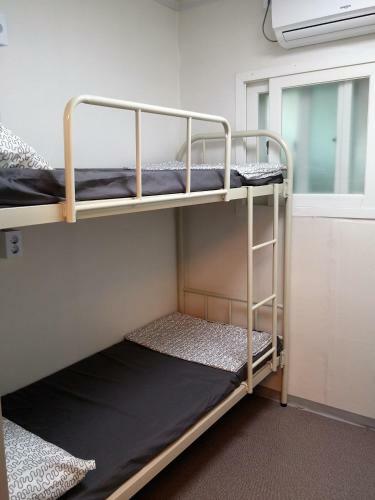 Hostal Lvia Guesthouse
