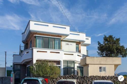 Hostal Nolmeong Shuimeong Guest House