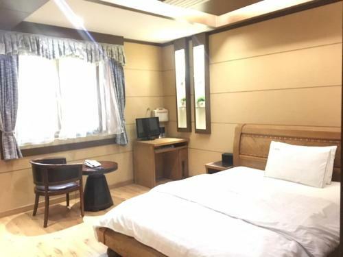 Nobless Hotel