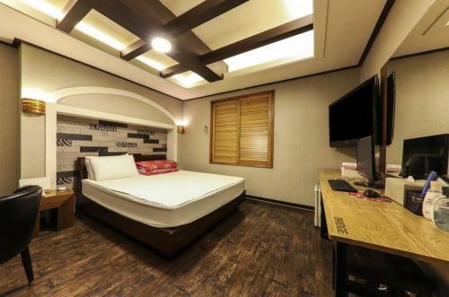 Bridge Hotel
