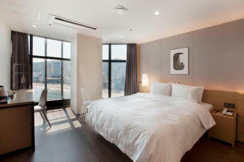 Hotel Gwangalli Brown Dot D Minlak