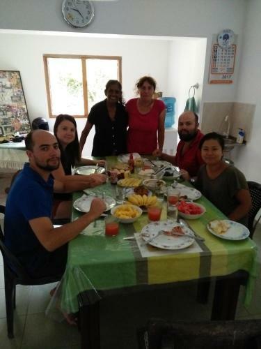 Mama Daisy's Homestay Rekawa.