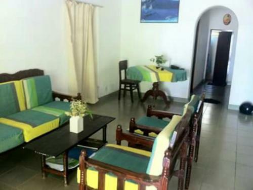 Mama Daisy's Homestay Rekawa.