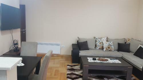 Nikolina Apartments