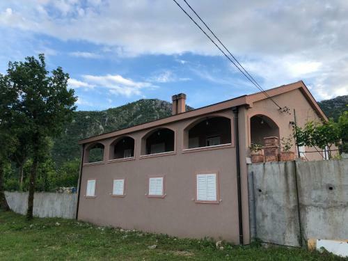 Hostal Guesthouse Djukanovic