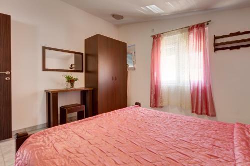 David & Hanna Apartments
