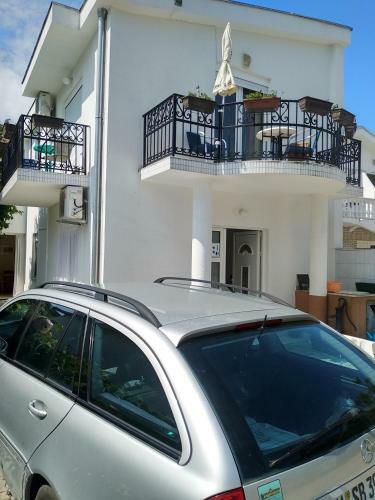 Hostal Apartments And Rooms Mila