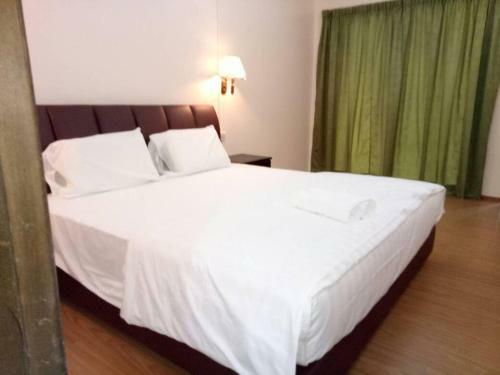 Perhentian Island Cocohut Long Beach Resort