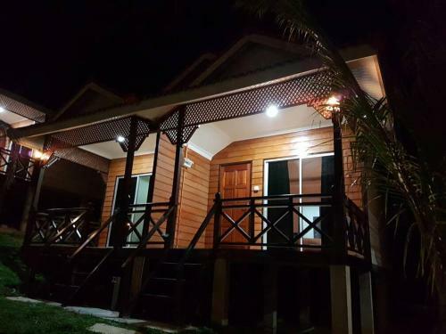 Perhentian Island Cocohut Long Beach Resort