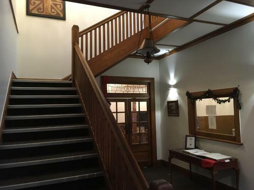 Te Puia Hot Springs Hotel