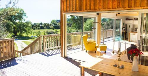 Bed & Breakfast Serenity Lodge