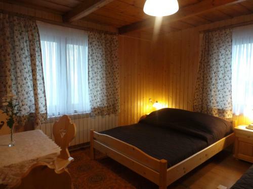 Hostal 9 Si? Drewniany Dom