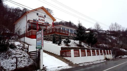 Hostal Pensiunea Alpina