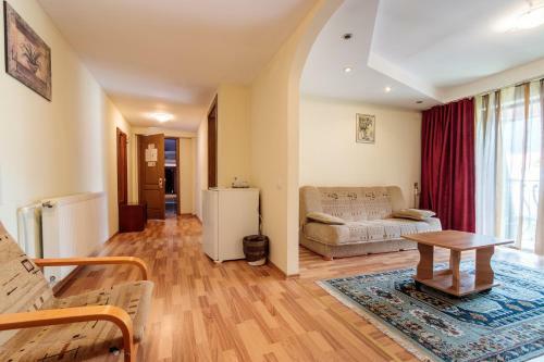 Hostal Pensiunea Alis