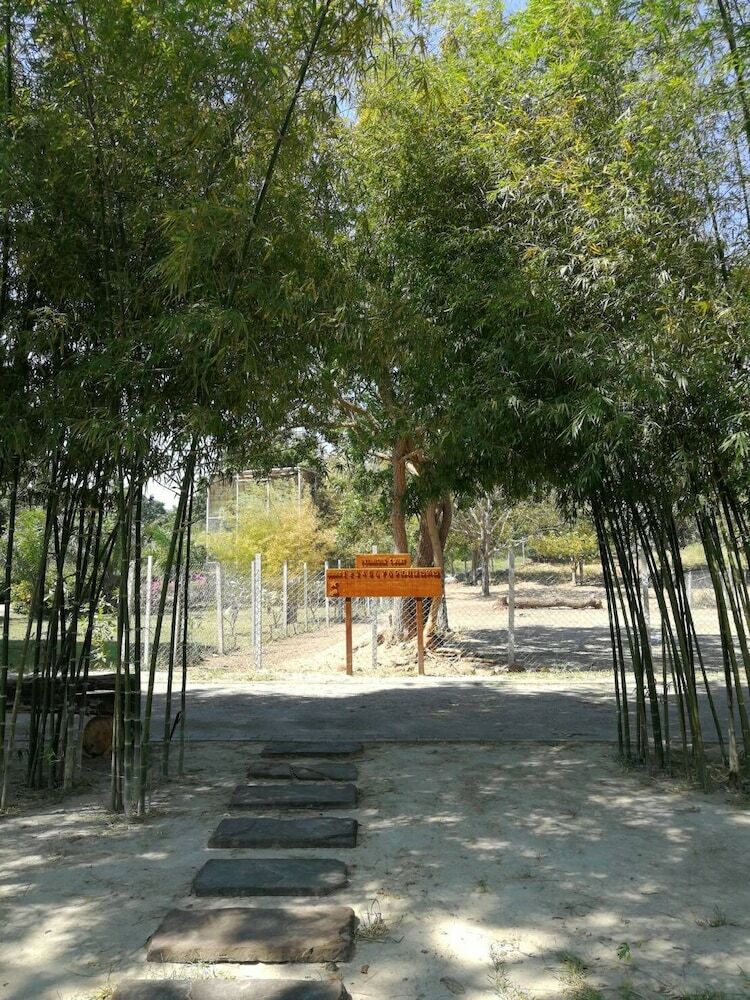 Hotel Sirarun Resort
