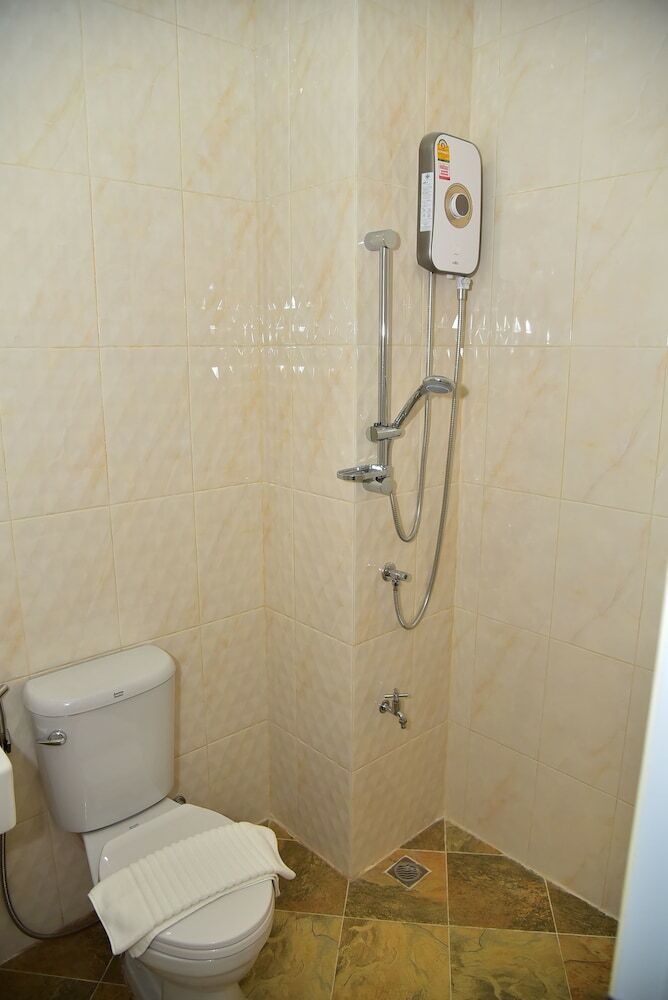 Ploy's Pearl Hotel