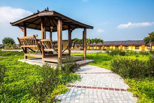 Hotel Prew Lom Chom Nam