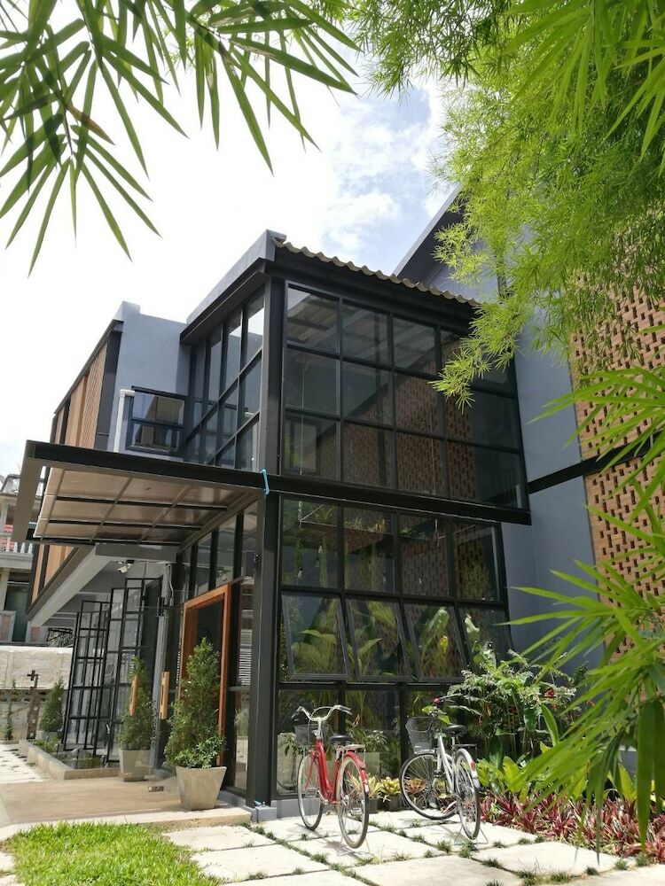 Hotel Hug Inn Phrae