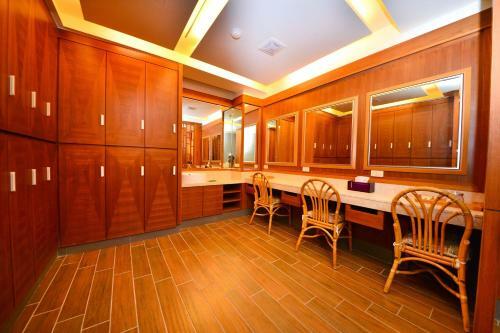 Dongpo Ti Lun Hotel