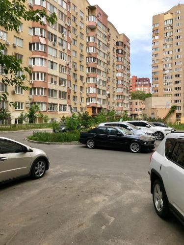 Apartments On Zooparkova Street