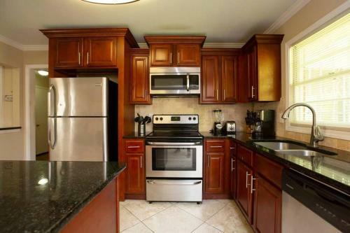 Five-bedroom Decatur (Georiga) Holiday Home