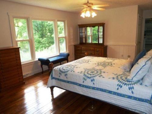 Light Of The Valley River House
