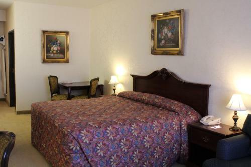 Hotel Silverland Inn & Suites