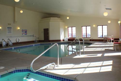 Hotel Silverland Inn & Suites