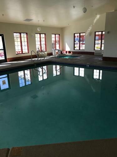 Hotel Silverland Inn & Suites