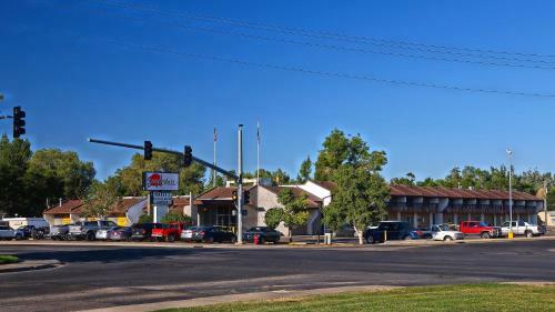 Hotel Sundowner Station