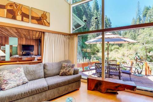 Sierra Bridge House